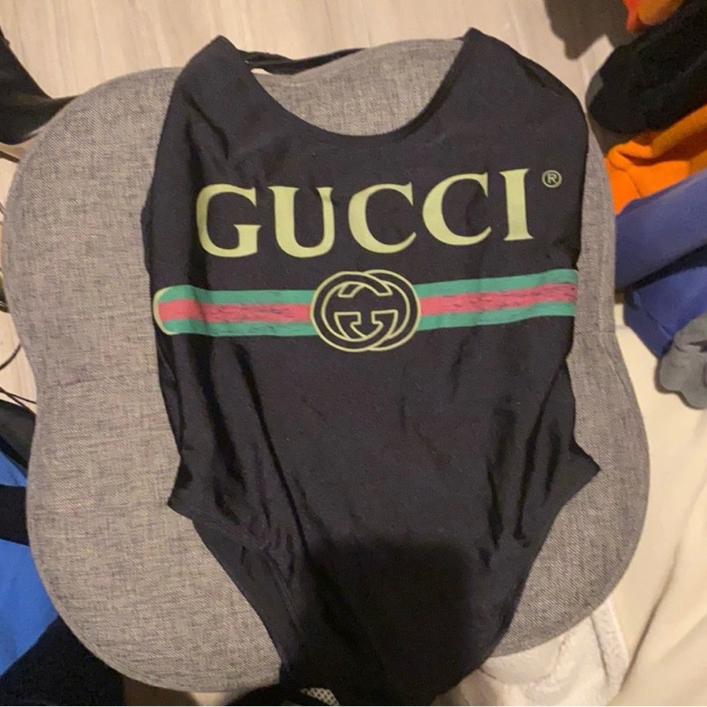 Gucci swimsuit size xs 😍😍